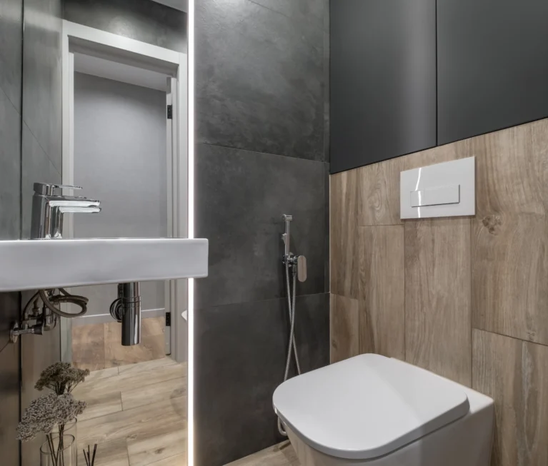 Modernes Badezimmer